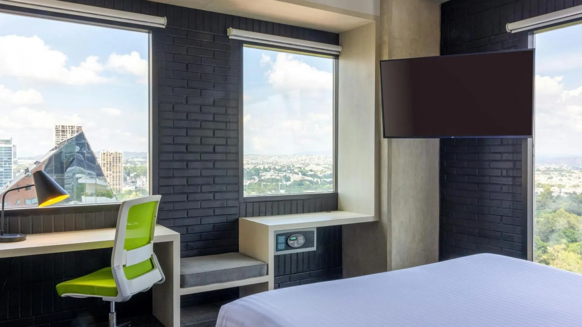 Hotel Guadalajara Country Club By Hnf 4*,  Mexiko