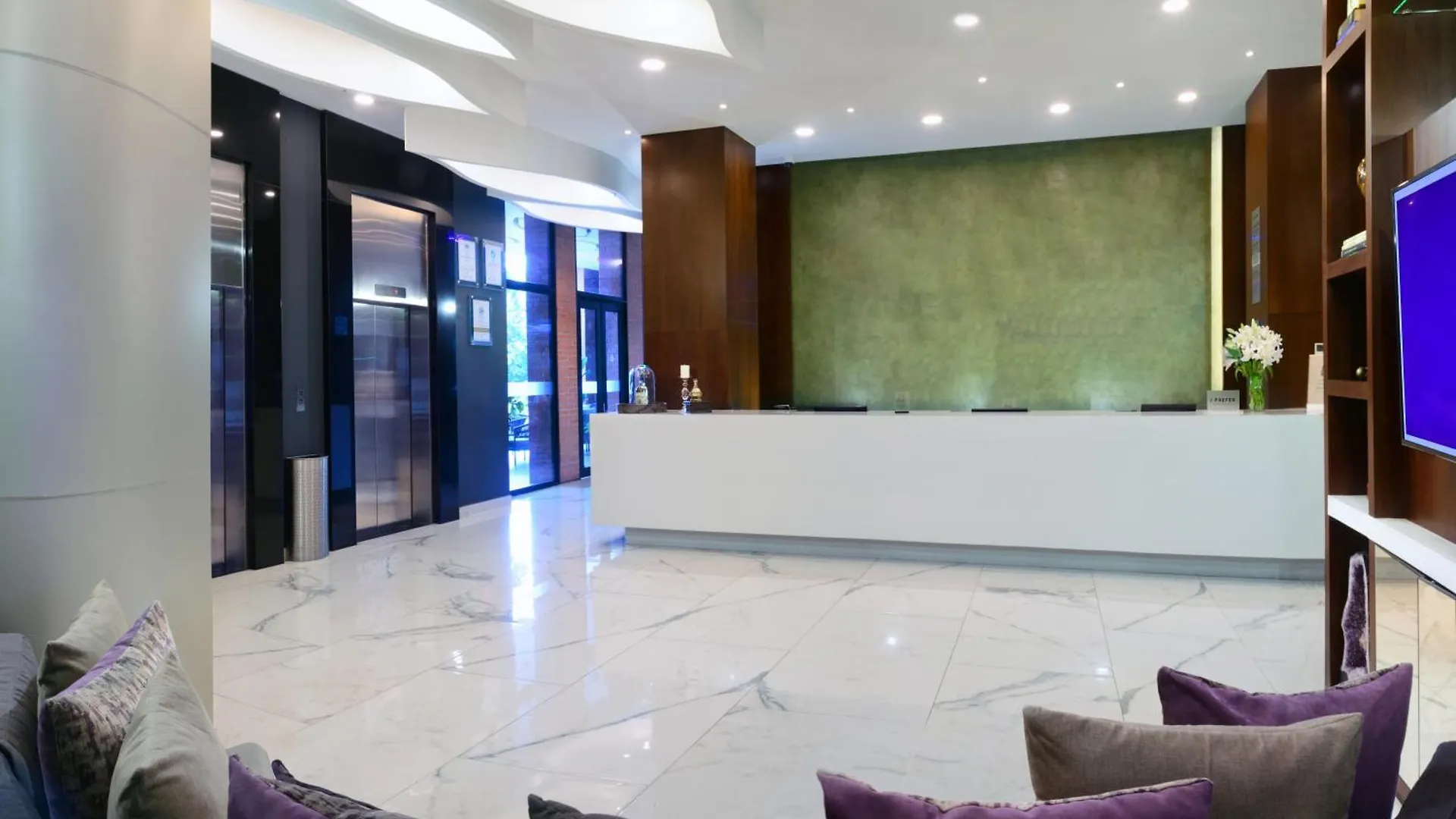 Hotel Guadalajara Country Club By Hnf 4*,