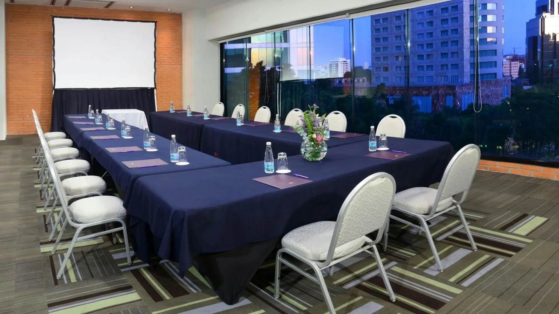 Hotel Guadalajara Country Club By Hnf