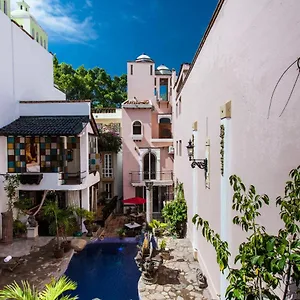 Garlands Del Rio Bed & Breakfast Puerto Vallarta